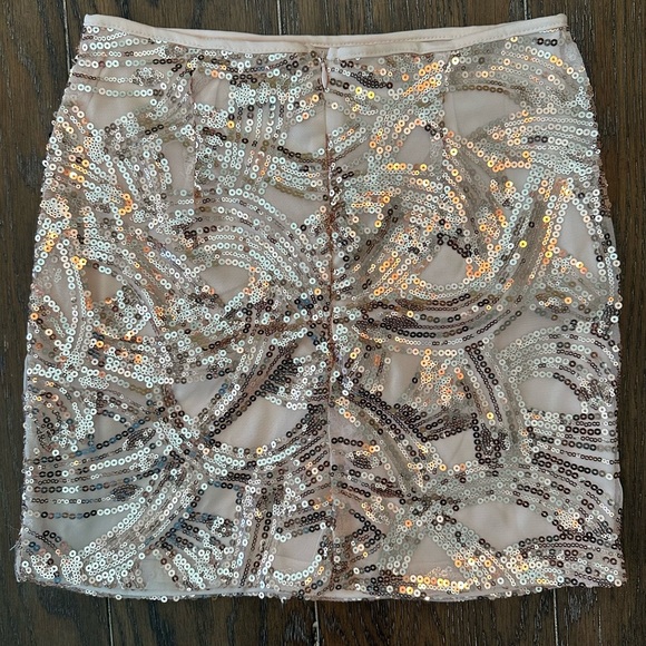 Light Pink Sequin Skirt - Picture 2 of 3